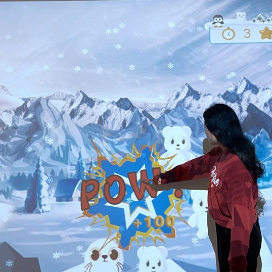 Winter Christmas Gift Snow ball theme interactive wall floor games indoor interactive game with  interactive system 7 free games