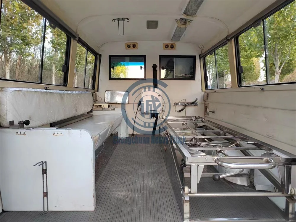 Emergence Vehicle Japan IEVCO 2045 Double Diff Equipment 4 Wheels All Driving Ambulance