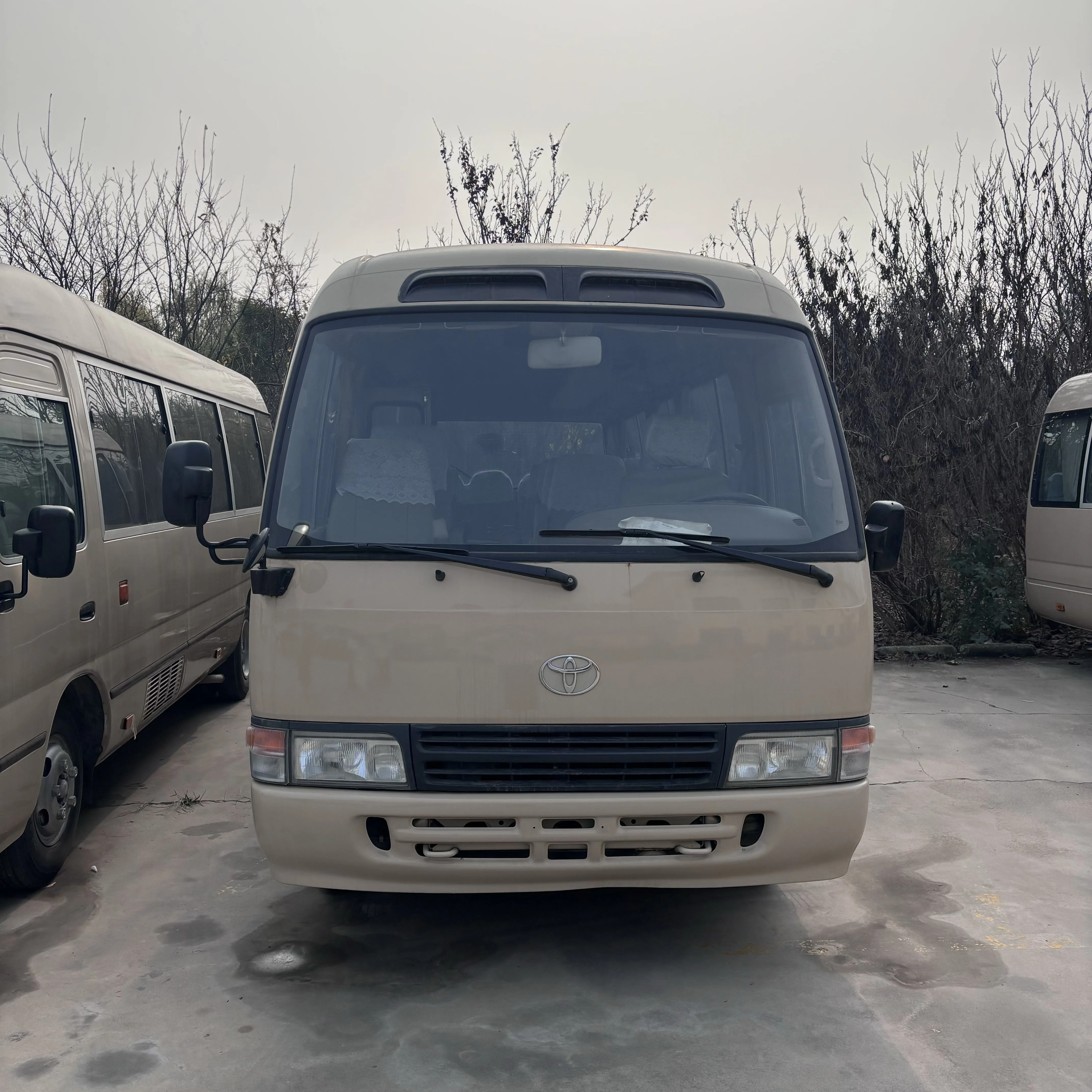 LHD Used Toyota Coaster 30 Seater Bus For Sale in good condition