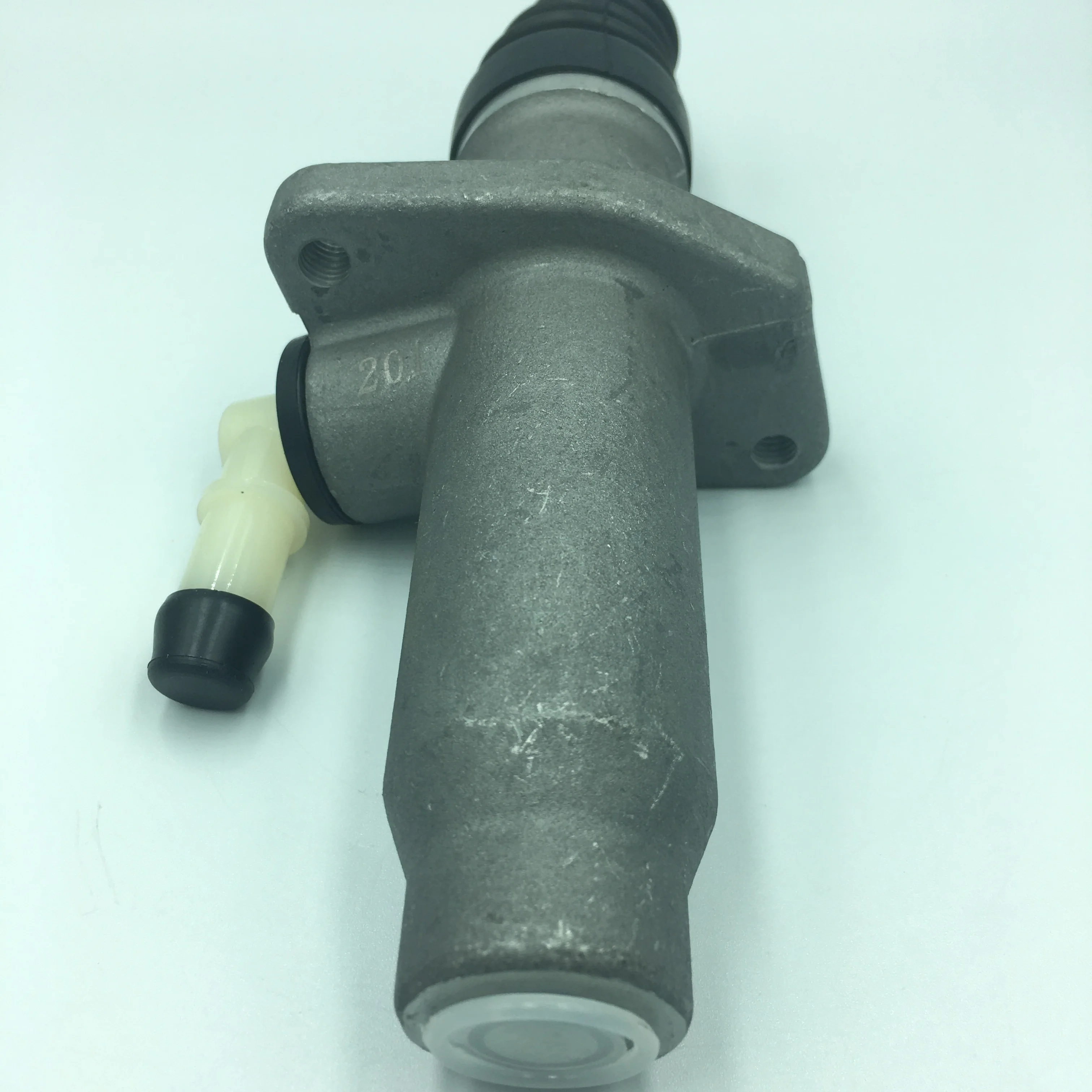 Manufacturers sell high quality automobile clutch main pump or hydraulic clutch main cylinder 16E0105010LW