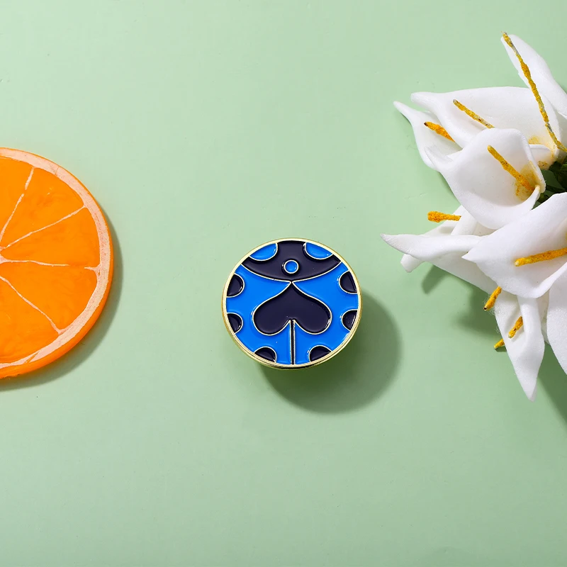 QINGQI Supports Custom Enamel Needle Seven-star Ladybird Shaped Brooch Wrap Clothing Lapel Pin Crcular Badge Jewelry Friends