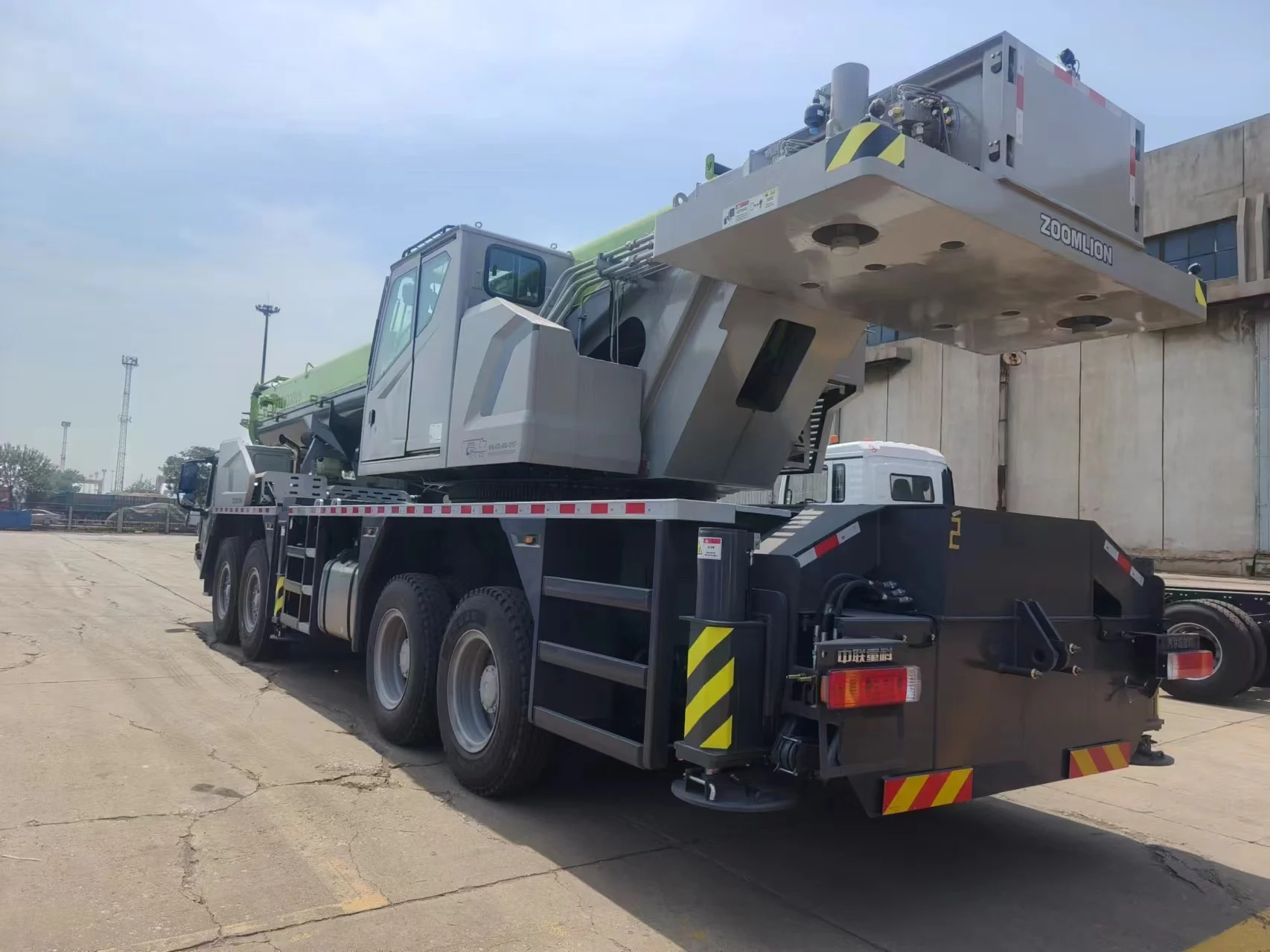 Offical Factory Low Price 100 Ton Mobile Truck Crane ZTC1000V Telescopic Boom Crane Truck