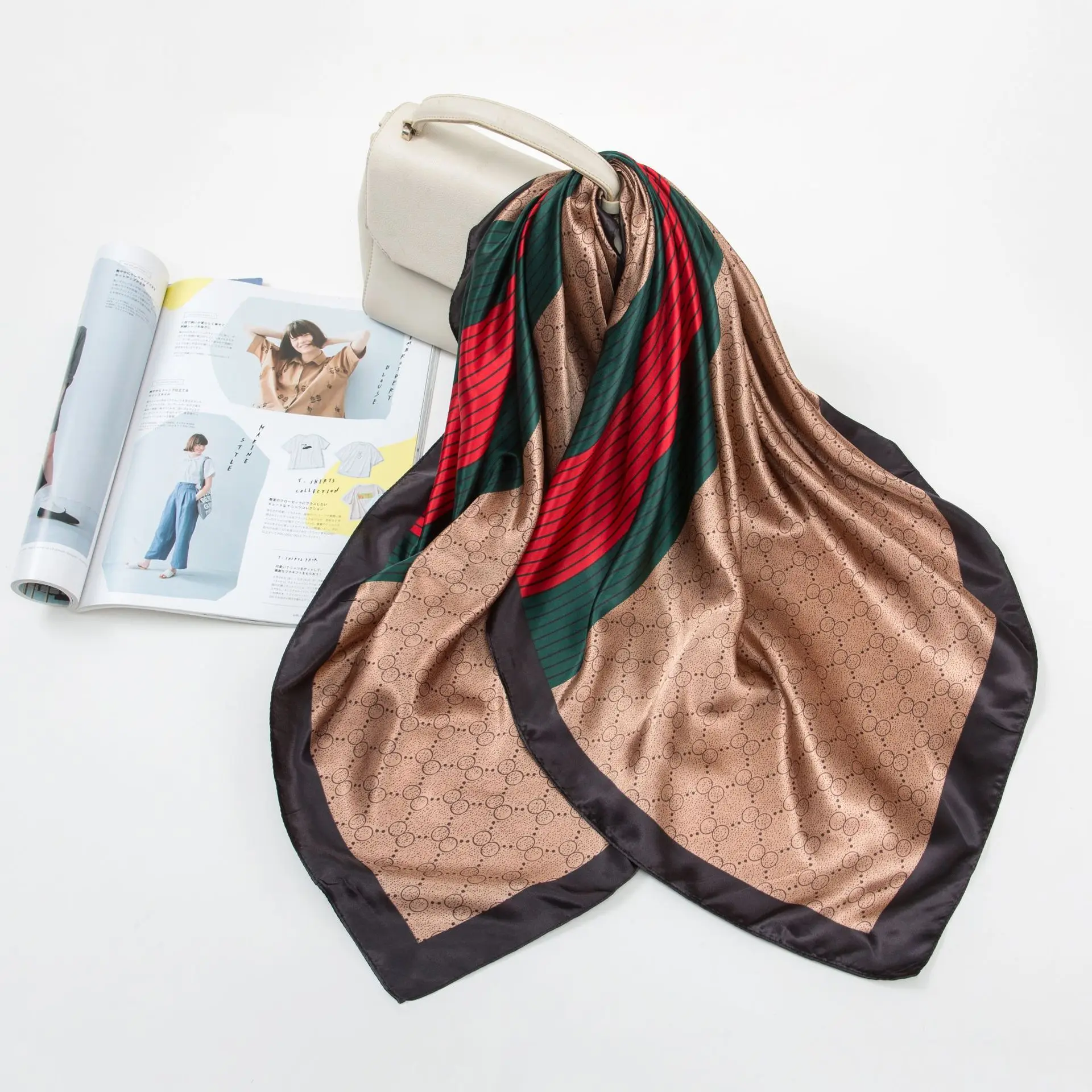 2023 Wholesale Fashion Foulard Luxury Brand Custom Digital Printing Square Silky Scarves Women 90x90cm Bandana Scarf