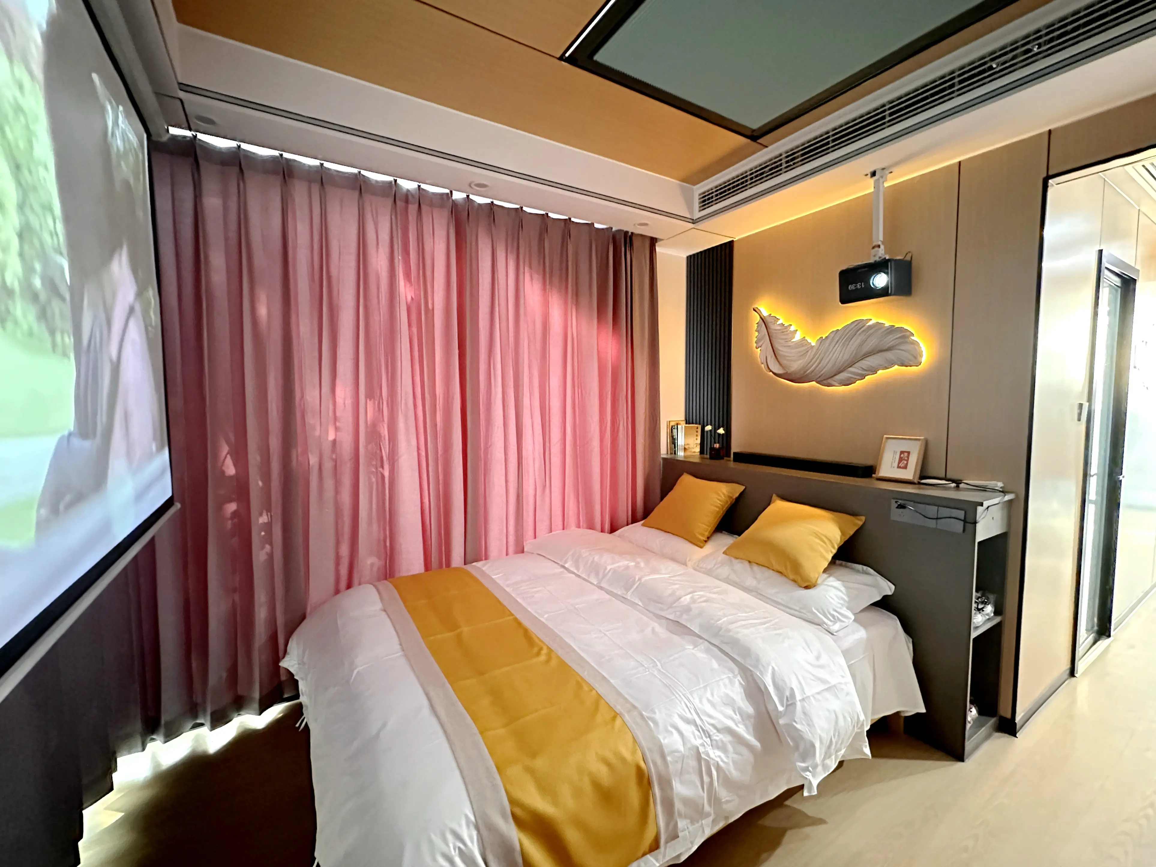 Standard Modern Camping Pod Space Prefab Portable Mobile Capsule House Aluminum Hotel with Bathroom Prefabricated Villa Home