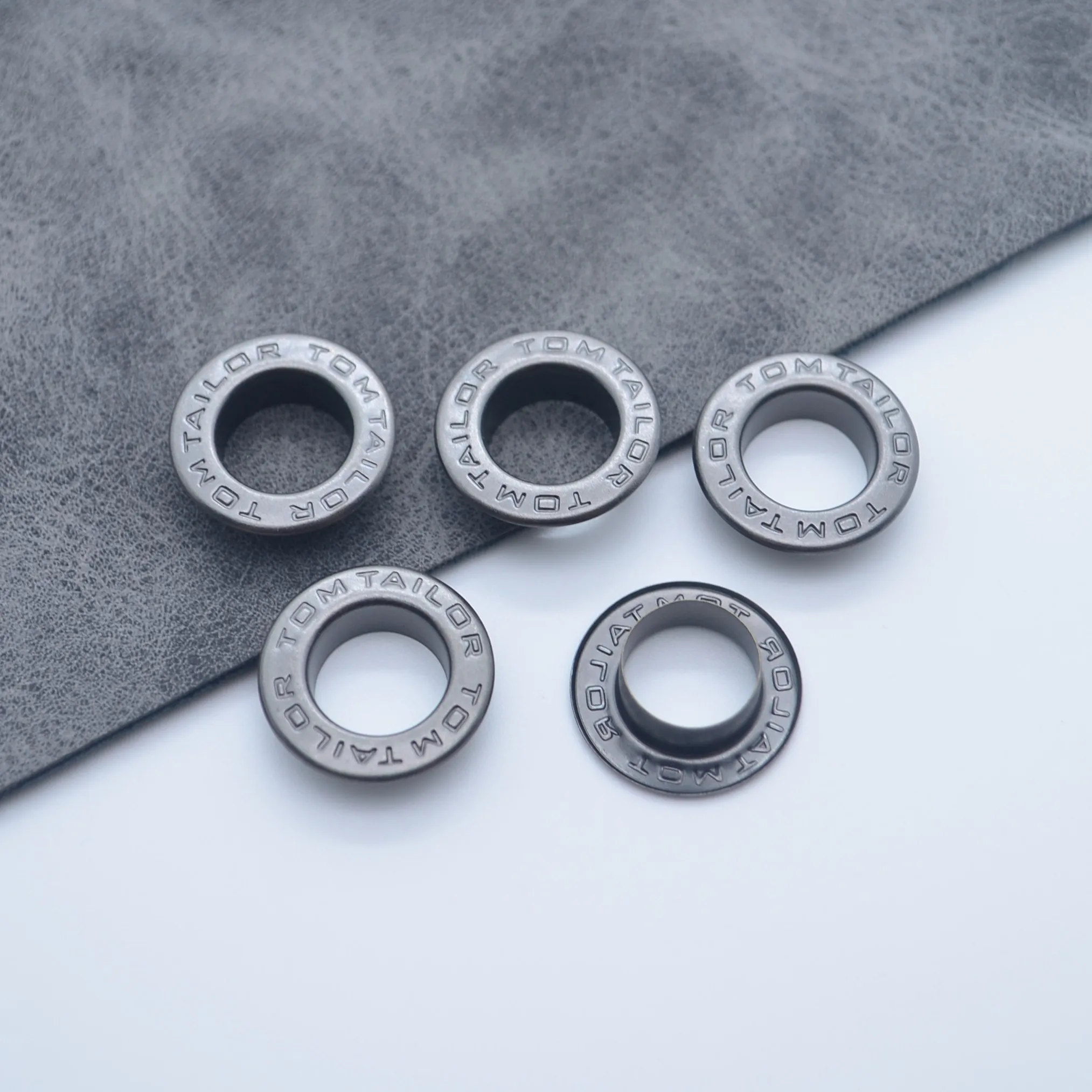 Custom Factory Different Size Metal Eyelets Brass Stainless Steel Metal Grommet Garment Eyelet