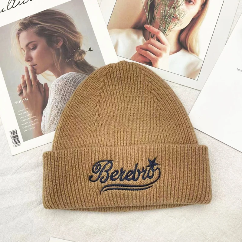 Wholesale New Unisex  Winter Hats For Woman Classic Knitted Winter Beanies For Men Winter Bonnet Warm Skullies