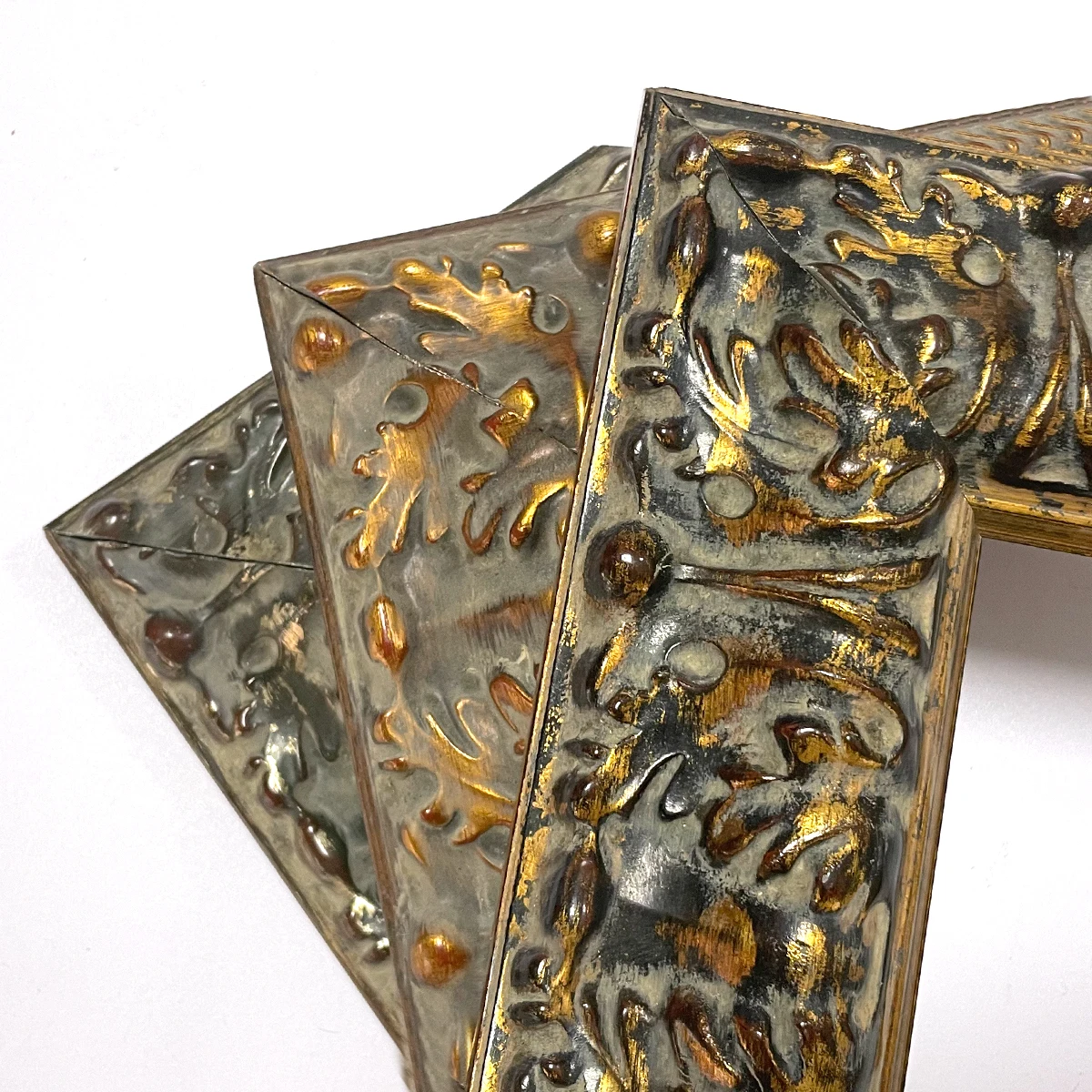 New Design Wholesale Large Customized OEM ODM Solid Wood Picture Photo Painting Frames Moulding for Wall Decor