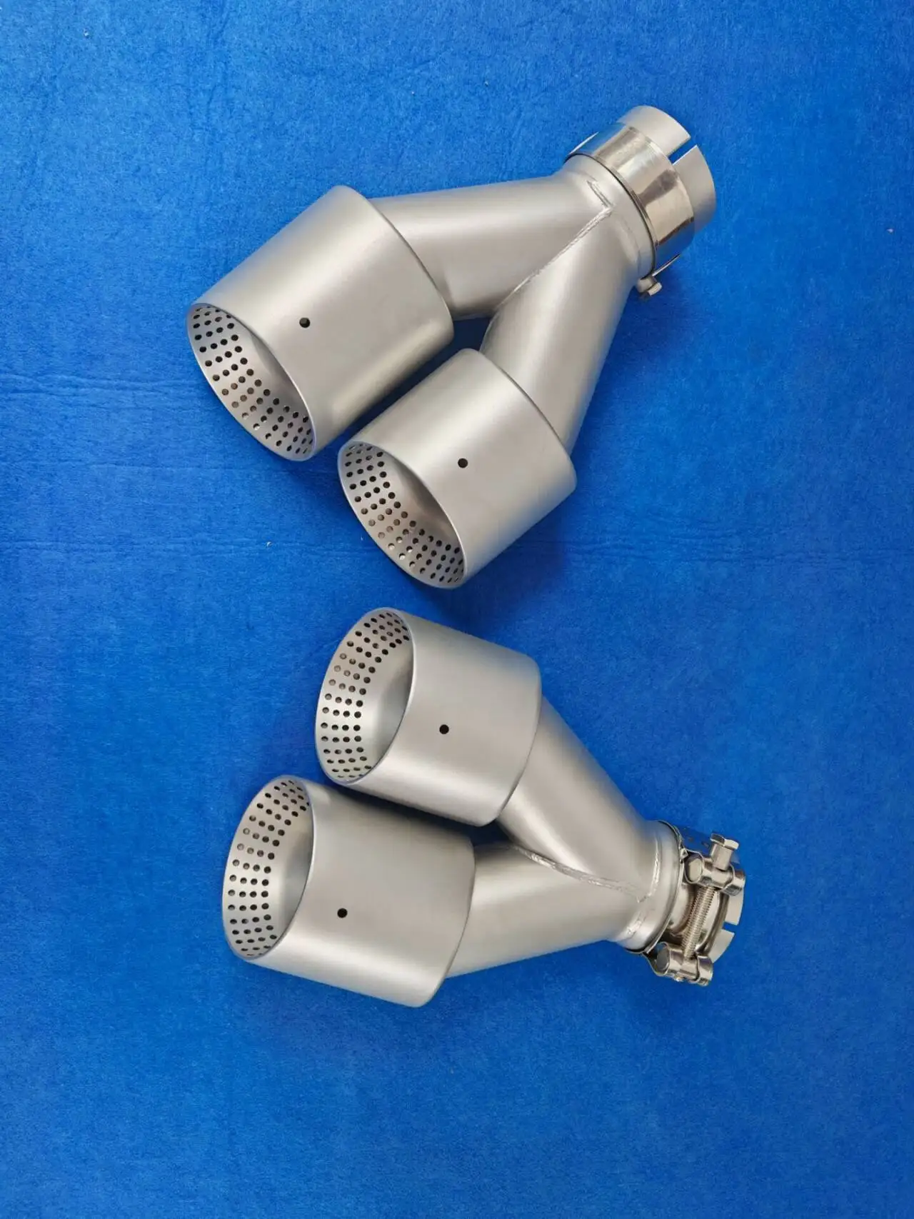 3.5 Inch Stainless Steel Automotive Y Shape Exhaust Muffler Exhaust Tip Akrapovic For Golf R