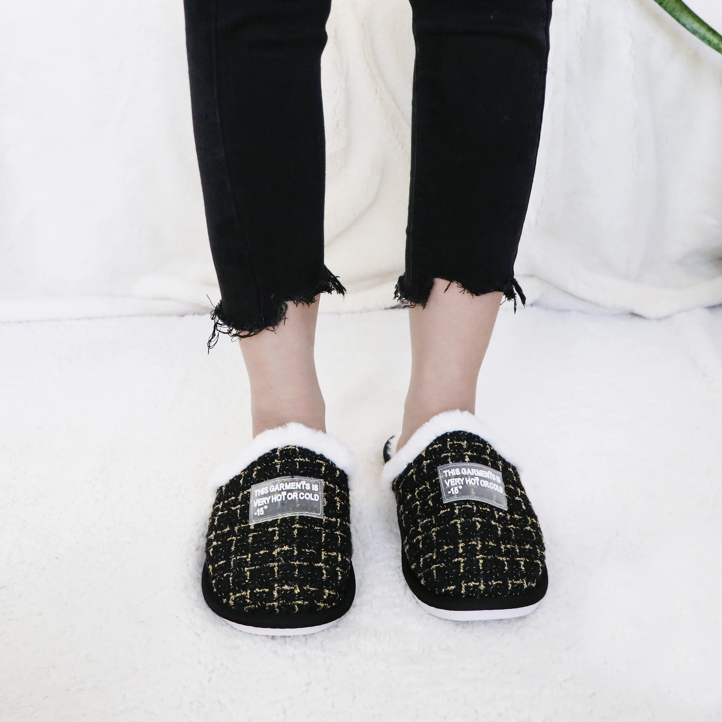 OEM Cheap Winter New Fluffy Fury Plaid style Korean PVC Non-slip Ladies Slippers Sandals
