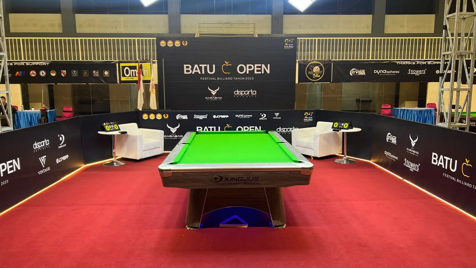 Billiard table 2.jpg