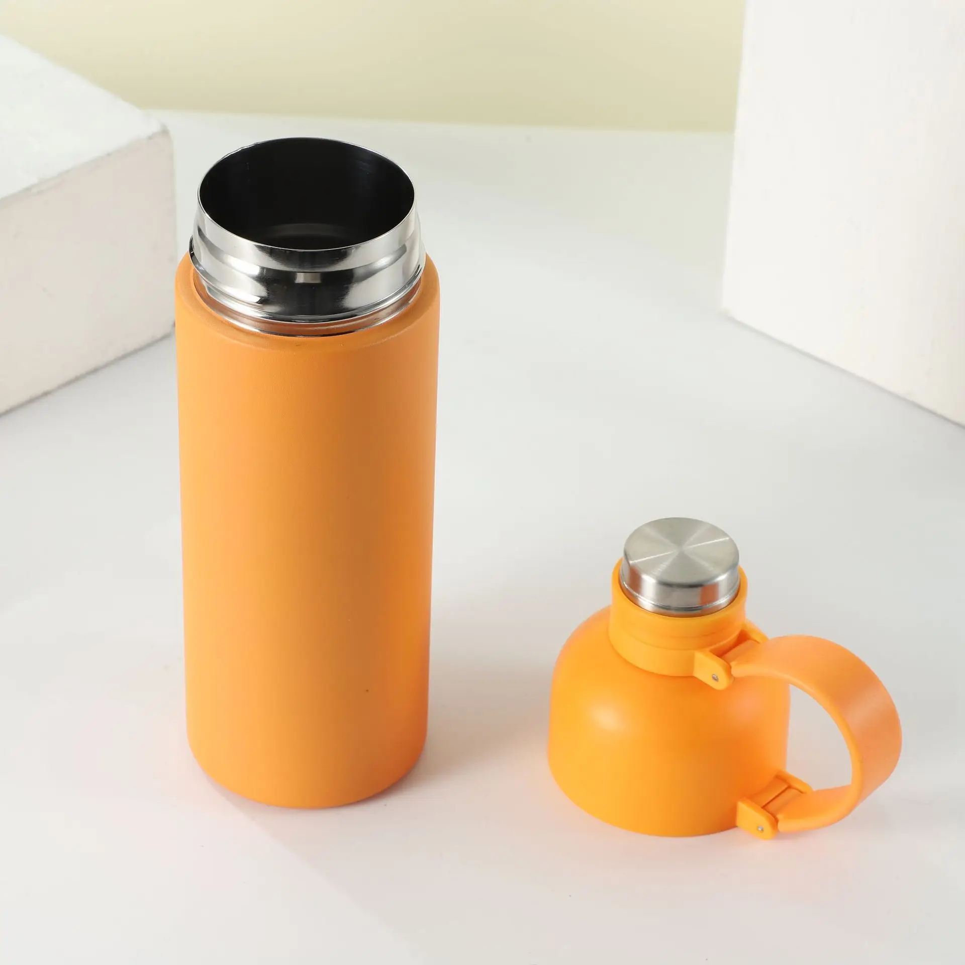 New Design 17oz Outdoor Portable Sports Bottle with Straw Lid Handle Stainless Vacuum Water Tumbler Customized Small Mouth Flask