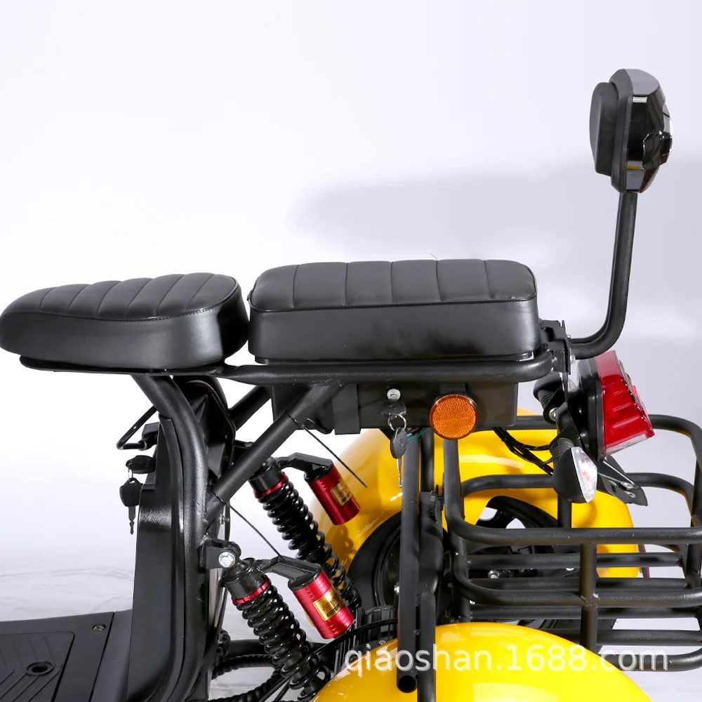 Wholesale Price Y20 model 12/20/32/40AH Lithium battery electric scooters 3 wheel adult Citycoco scooter