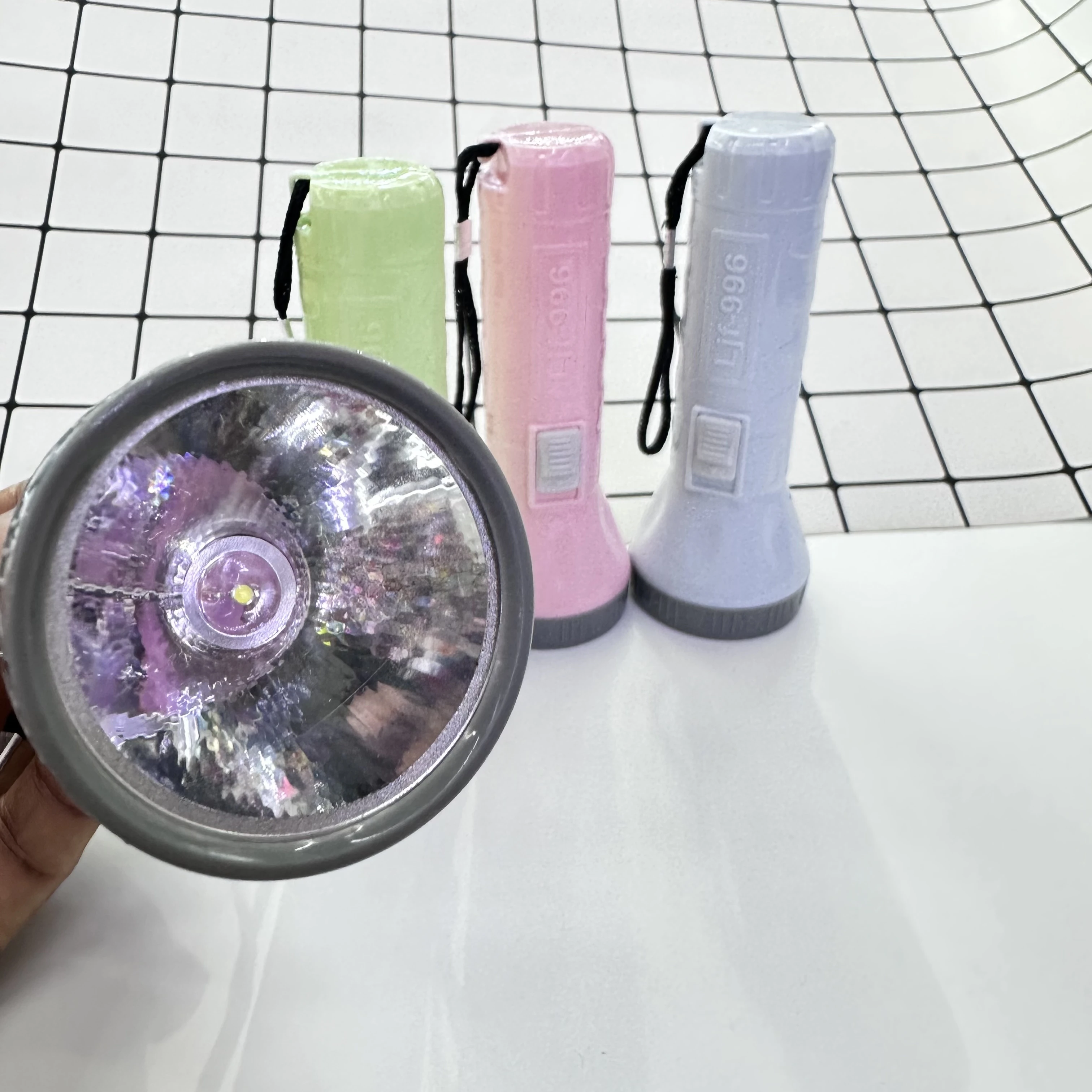 Latest Products Mini Size Portable Outdoor Fashion Style Multi Color Emergency Lighting Led Flashlight