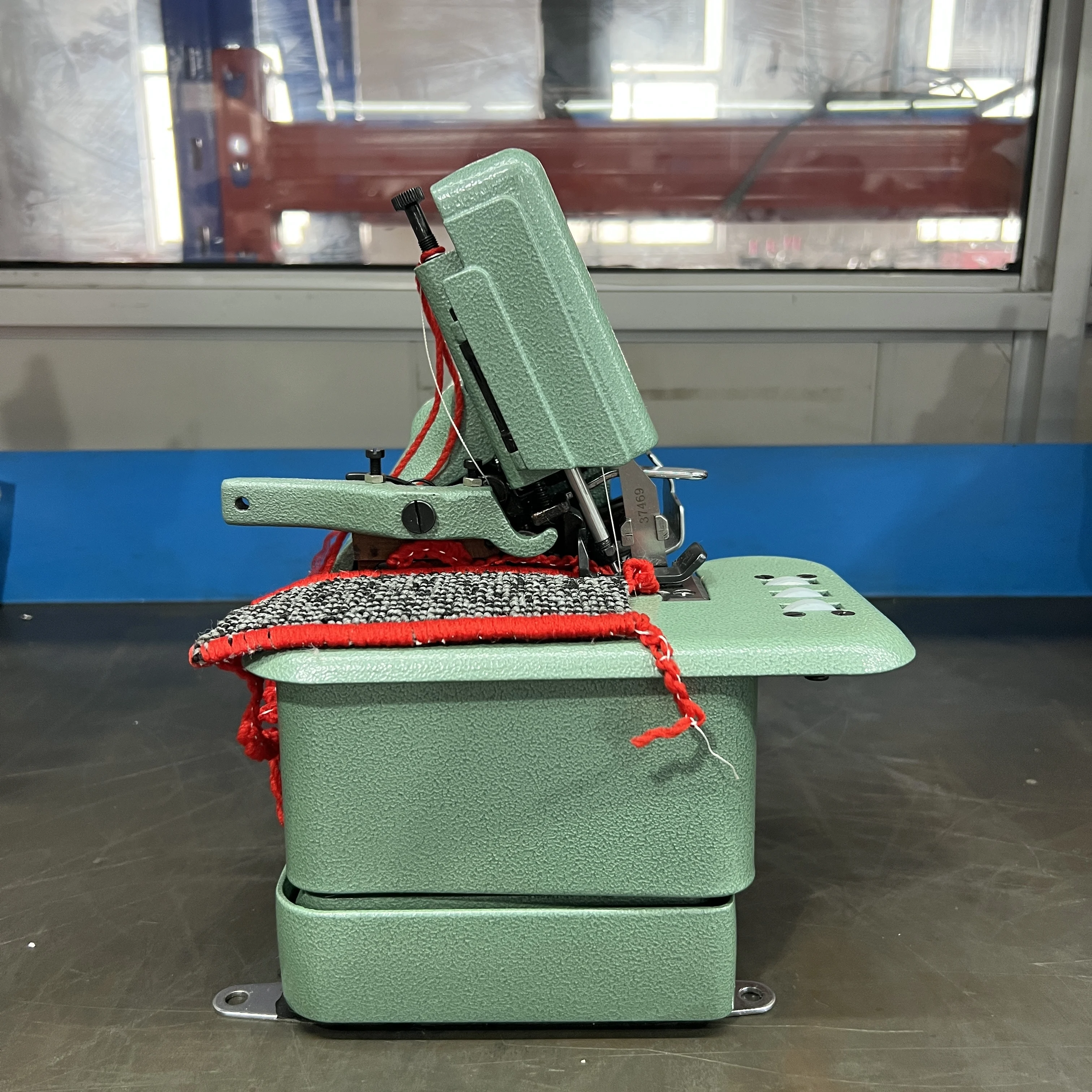 RONMACK RM-308 2 thread Industrial Carpet overedging overlock sewing machine