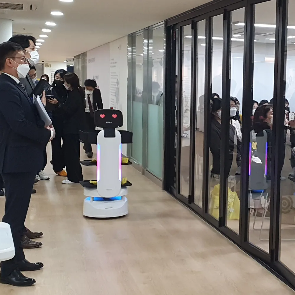 Contactless Delivery Waiter Robotic Delivery service roboter gericht lieferung restaurant roboter chassis