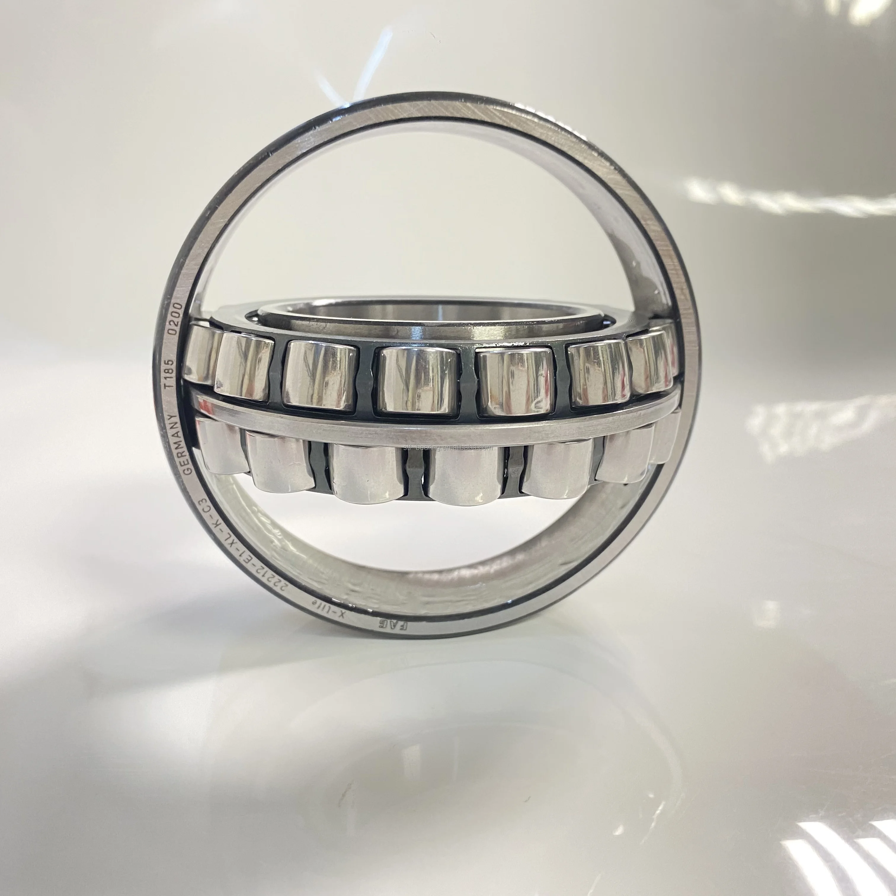 22220 bearing Hot sale spherical roller bearing 22220CA W33 22220E 22220CC 22220MB