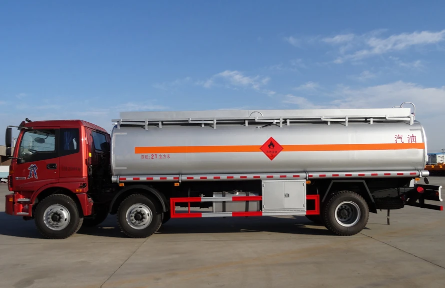 Diesel Fuel Tank Truck with Manual Transmission 6x4 Drive Wheel for Storage 8X4 Drive Wheel Option