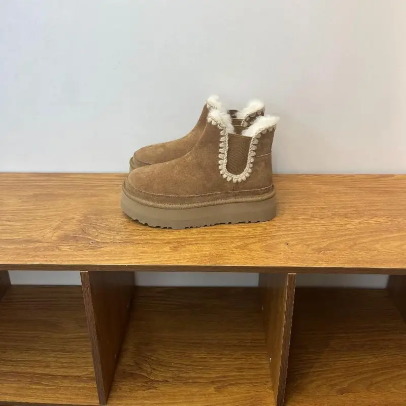 wholesale Customize Logo With Fur Soft Fluffy Winter Furry boots non-slip snow boots for women flat cow suede soft warm boots