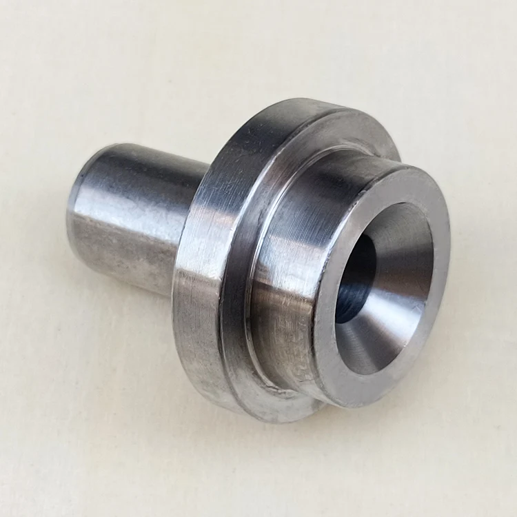 6D107 ISDE ISF2.8 diesel Engine Parts Steel Idler Gear Shaft 3935229