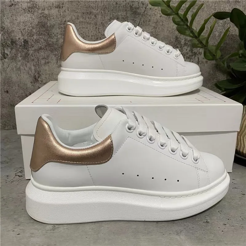 High quality white shoes for women in 2024 new thick soled leather breathable casual sports shoes for couples