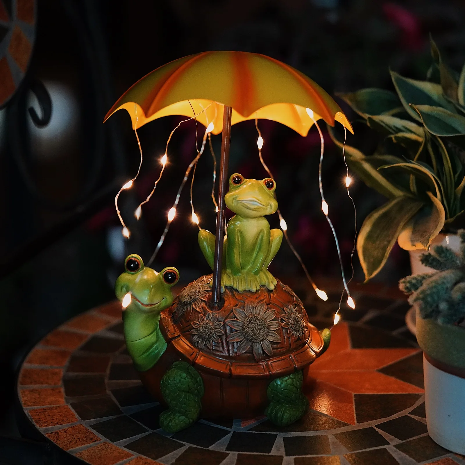 Funny Frog Garden Statue Cute Frog Turtle Resin Statue Solar Lamp for Garden Home Decoration
