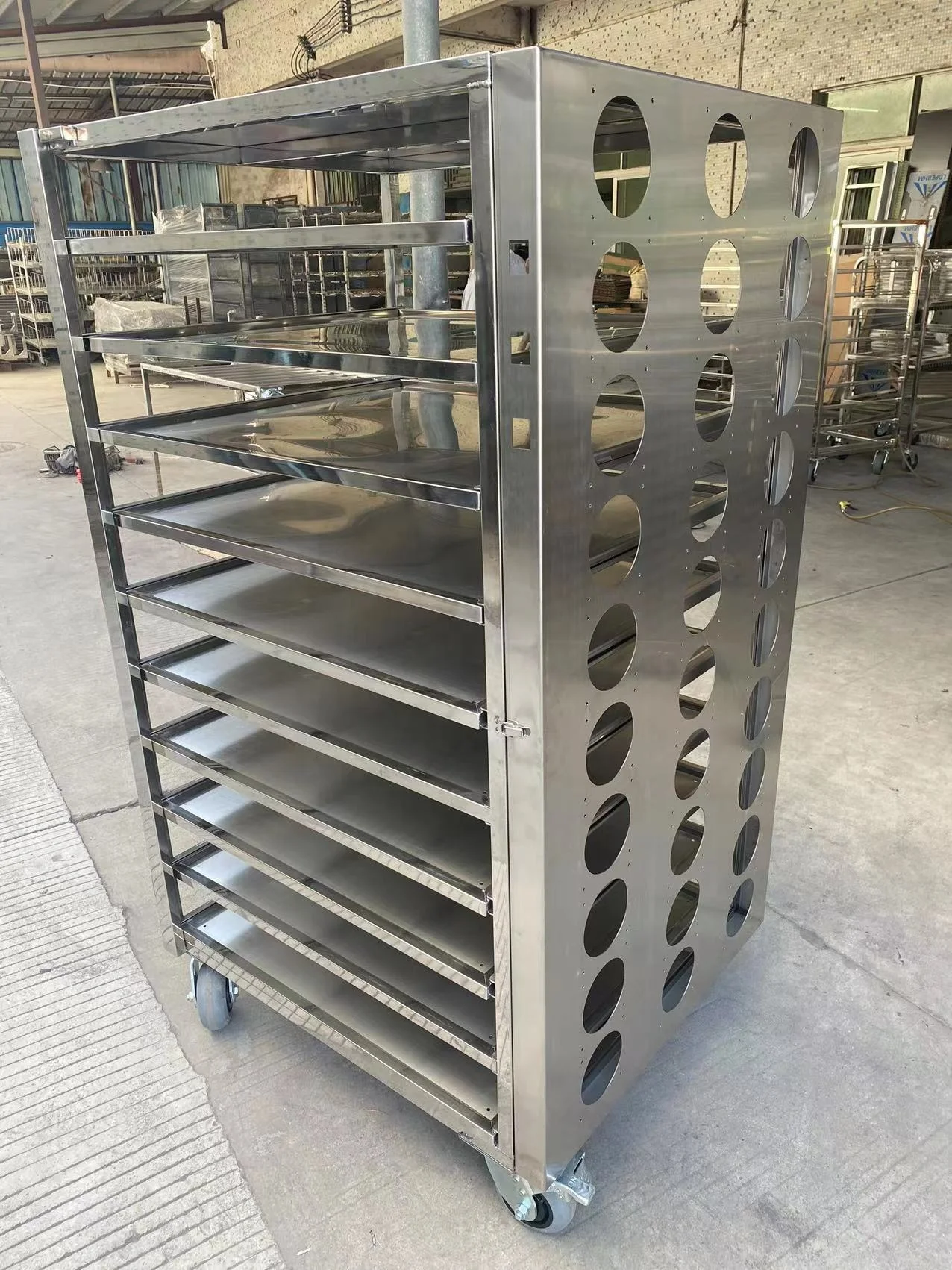 Stainless Steel Tray Trolley Truck with 360 Degree Swivel Wheels  for Oven use
