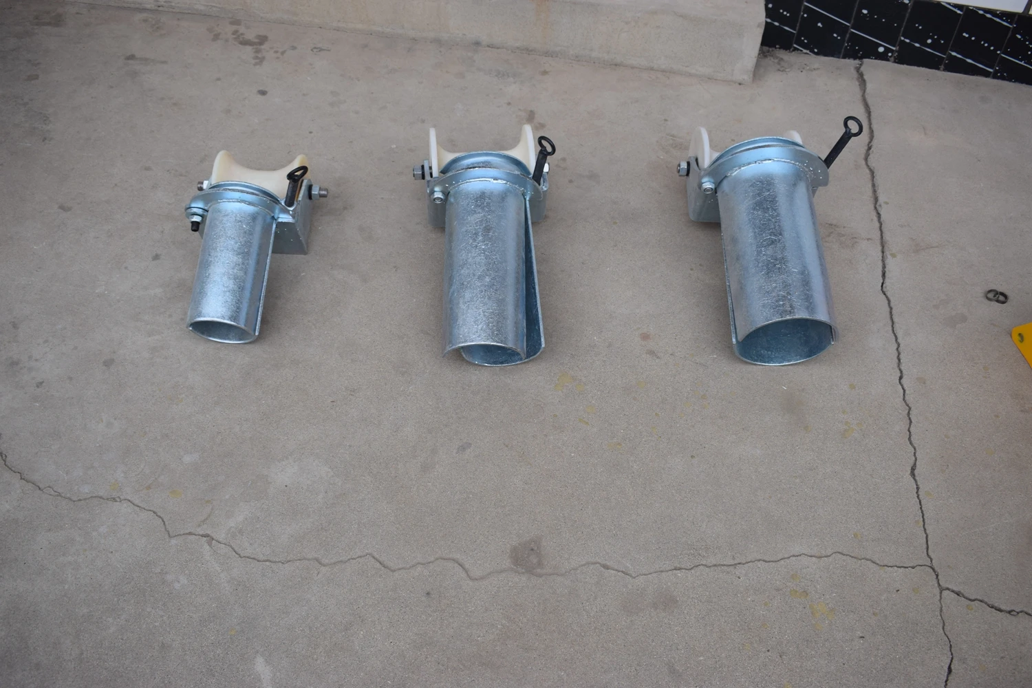 Plastic Nylon Laying Construction Aerial Cable Pulling Rollers Cable Pulleys