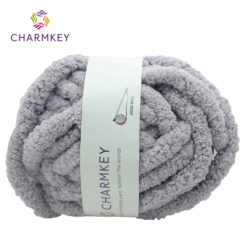 Best Selling Wholesales Price 250g Hand Knitting Solid Color Chunky Knit Yarn for Crocheting Handmade Scarfs Garments