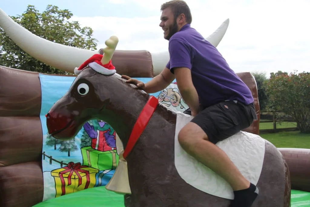 Outdoor PVC Thick Amusement Park Inflatable bullfight game For Adults