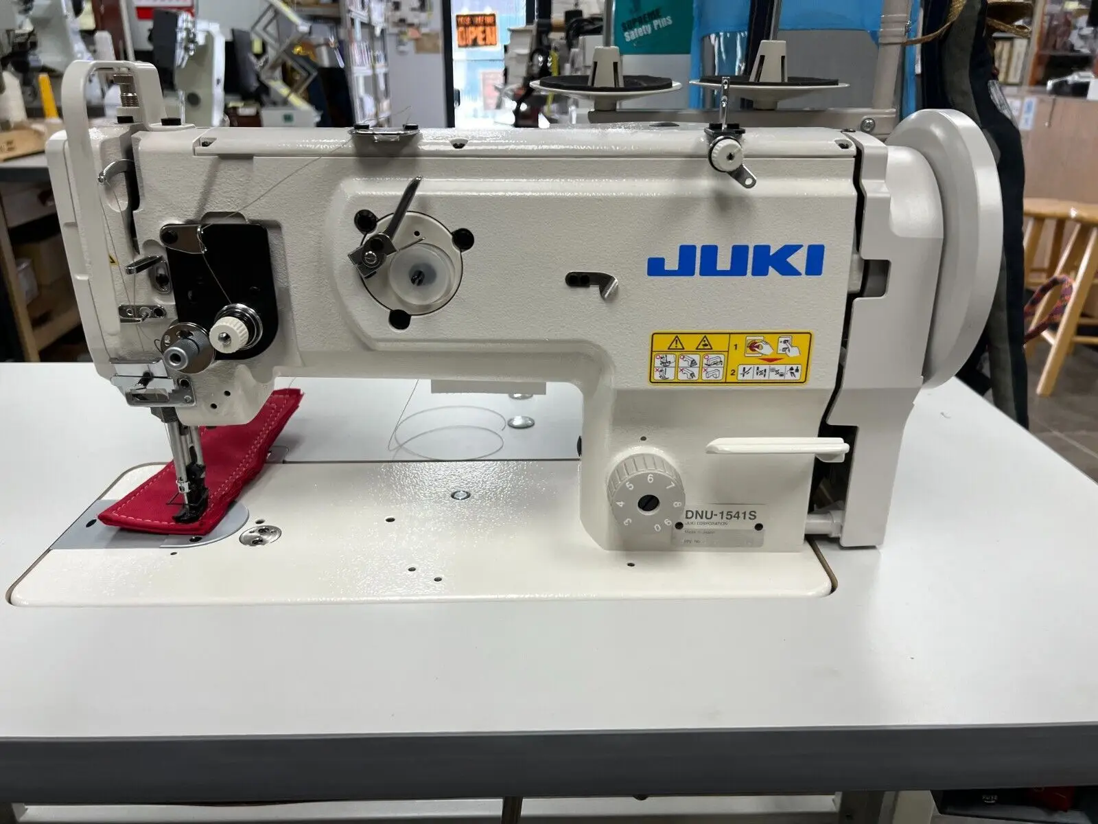 Jukis DNU-1541S Sewing Machines for Heavy Materials Lockstitch Sewing Machine