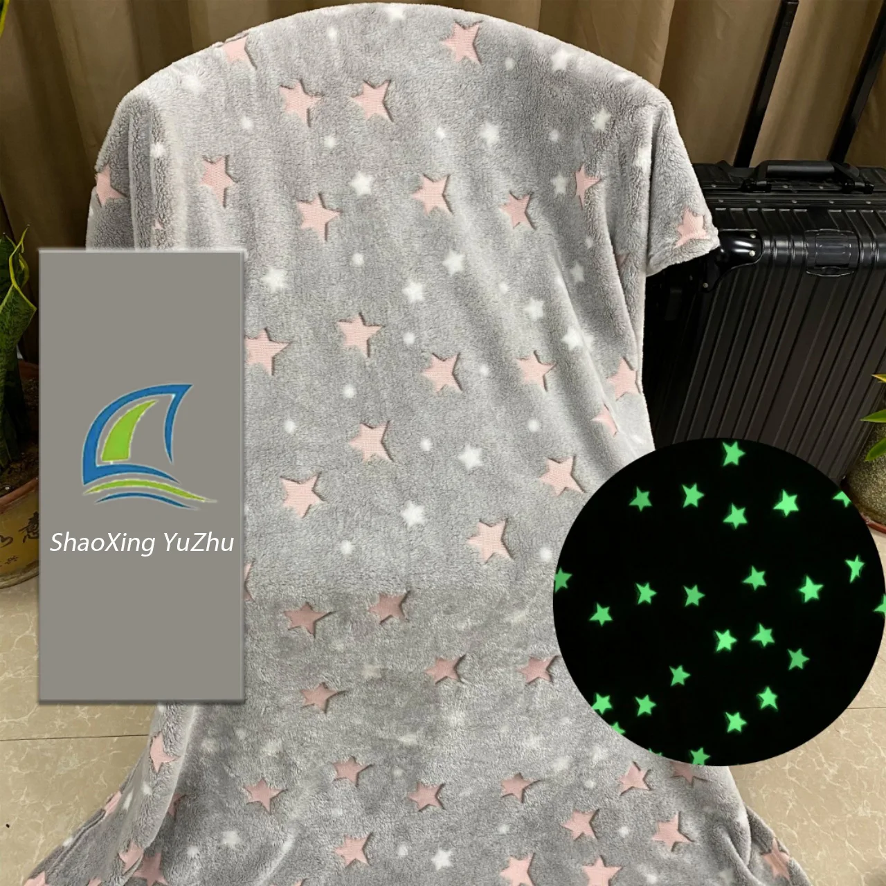 
Wholesale Fluorescent Hot Selling Star Style All Kinds Of Pattern Printing Coral Flannel Fabric Blankets 