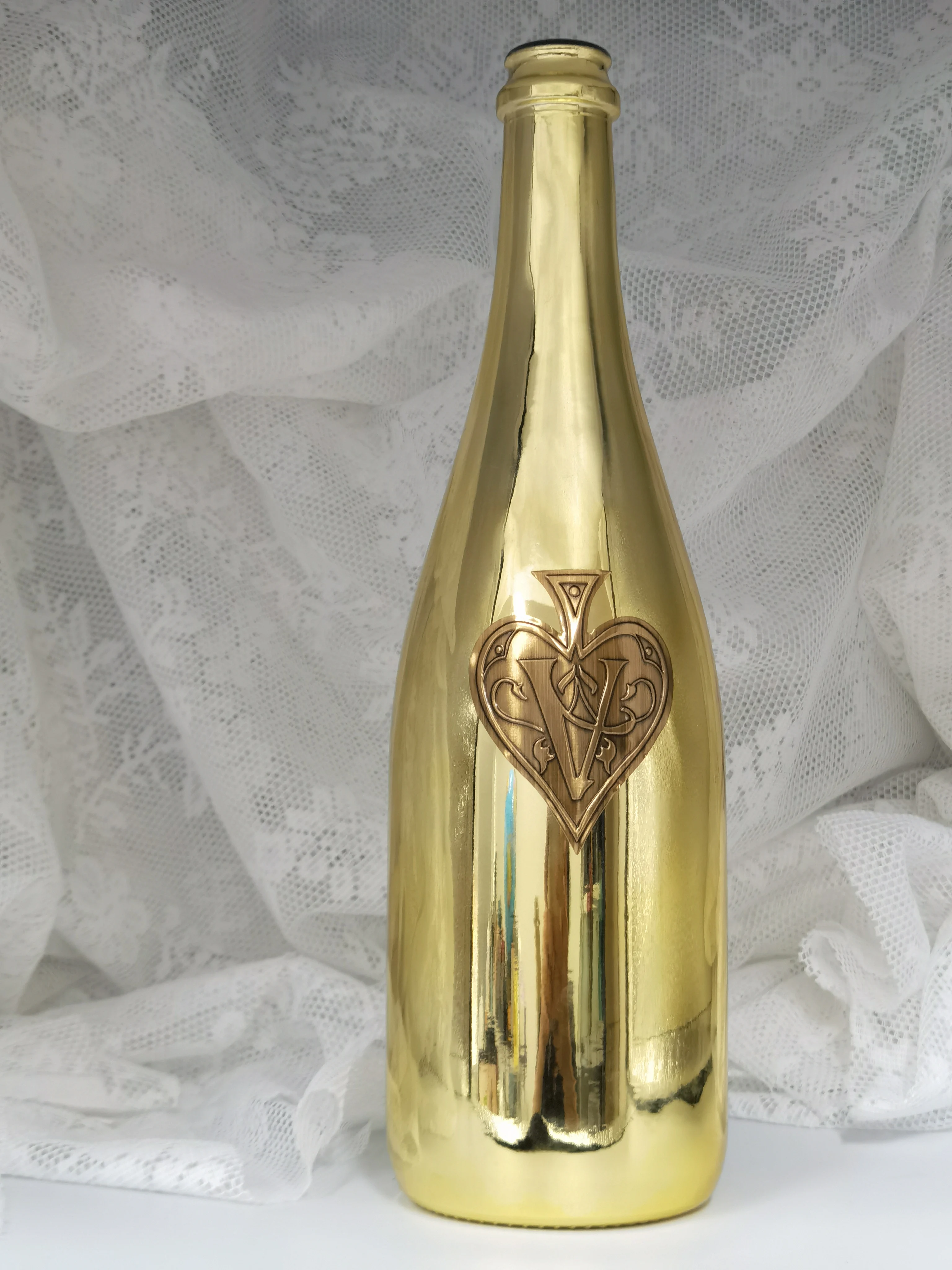 custom embossed printed metal bottle wine label logo stickers antique gold 3d metal perfume brand label logo with adhesive