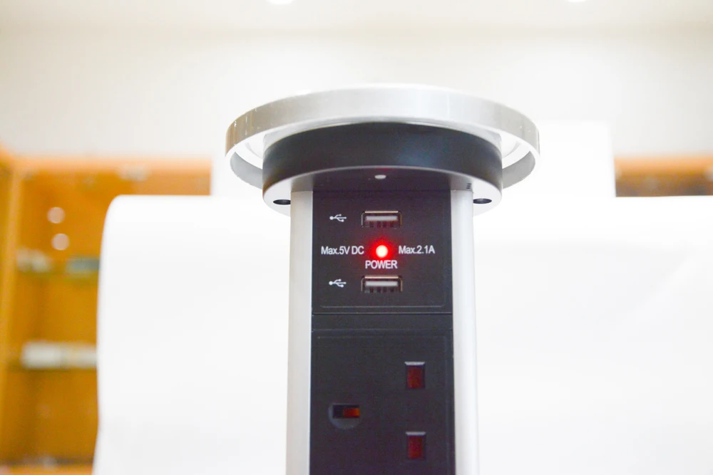 Беспроводная зарядка UK power кухонная мебель/Интеллектуальная Выдвижная розетка с электроприводом