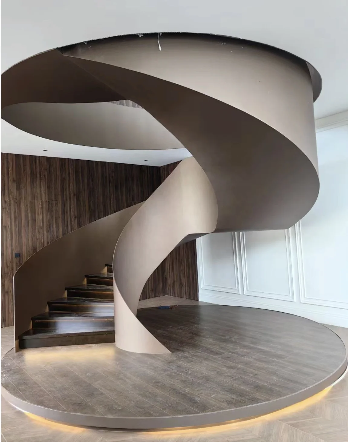 VIKO Top  Minimally Designed Wooden Tread Curved Staircase