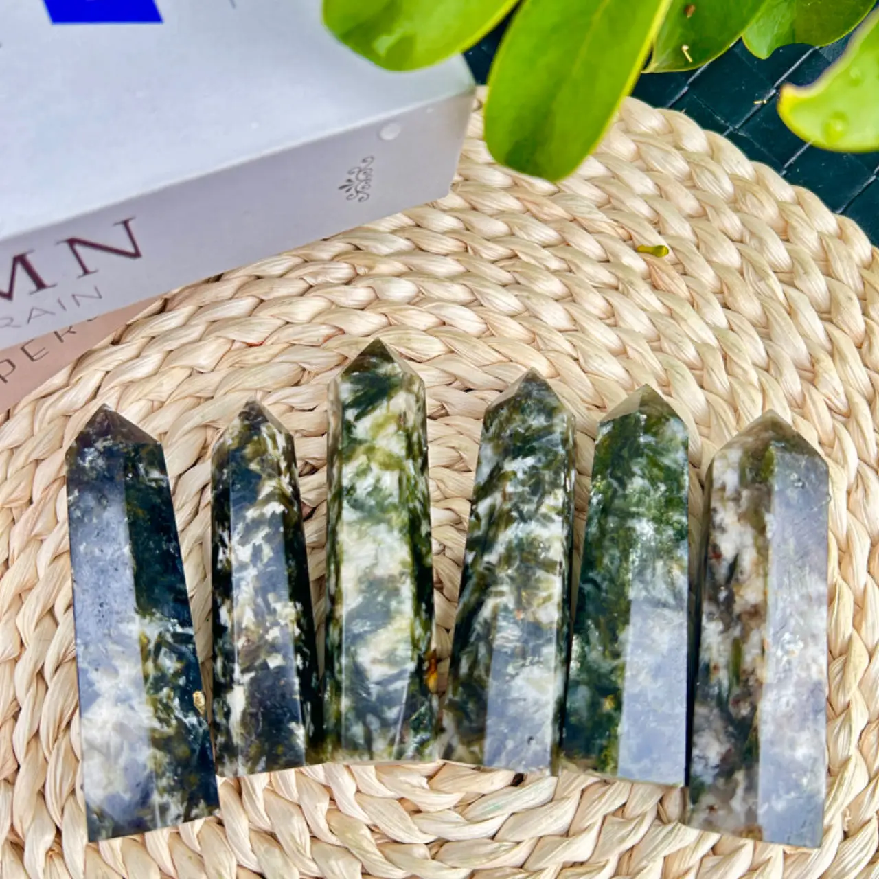 Wholesale Fanshi High Quality Green Lepidolite Natural Crystal Healing Stone Polished Mica Kmaite Mascot Pillar Home Decoration