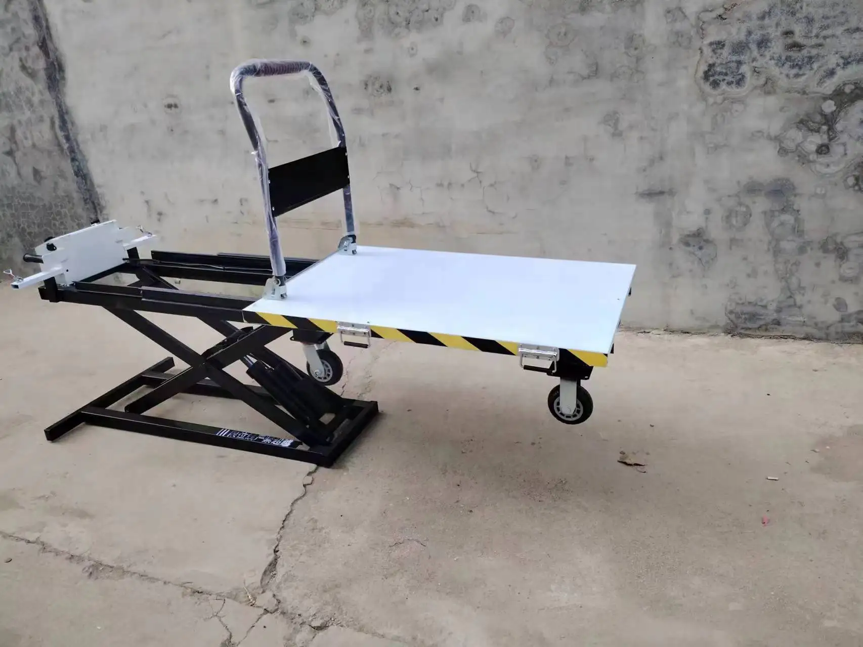 hydraulic lifting platform trolley hydraulic lifting electric platform trolley for goods delivery used with truck