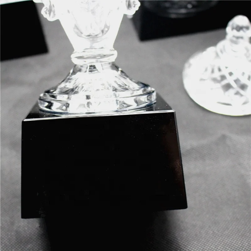 Exquisite crystal trophy design customization/New design Big Crystal Craft champion cup award Trophy/big crystal glass award