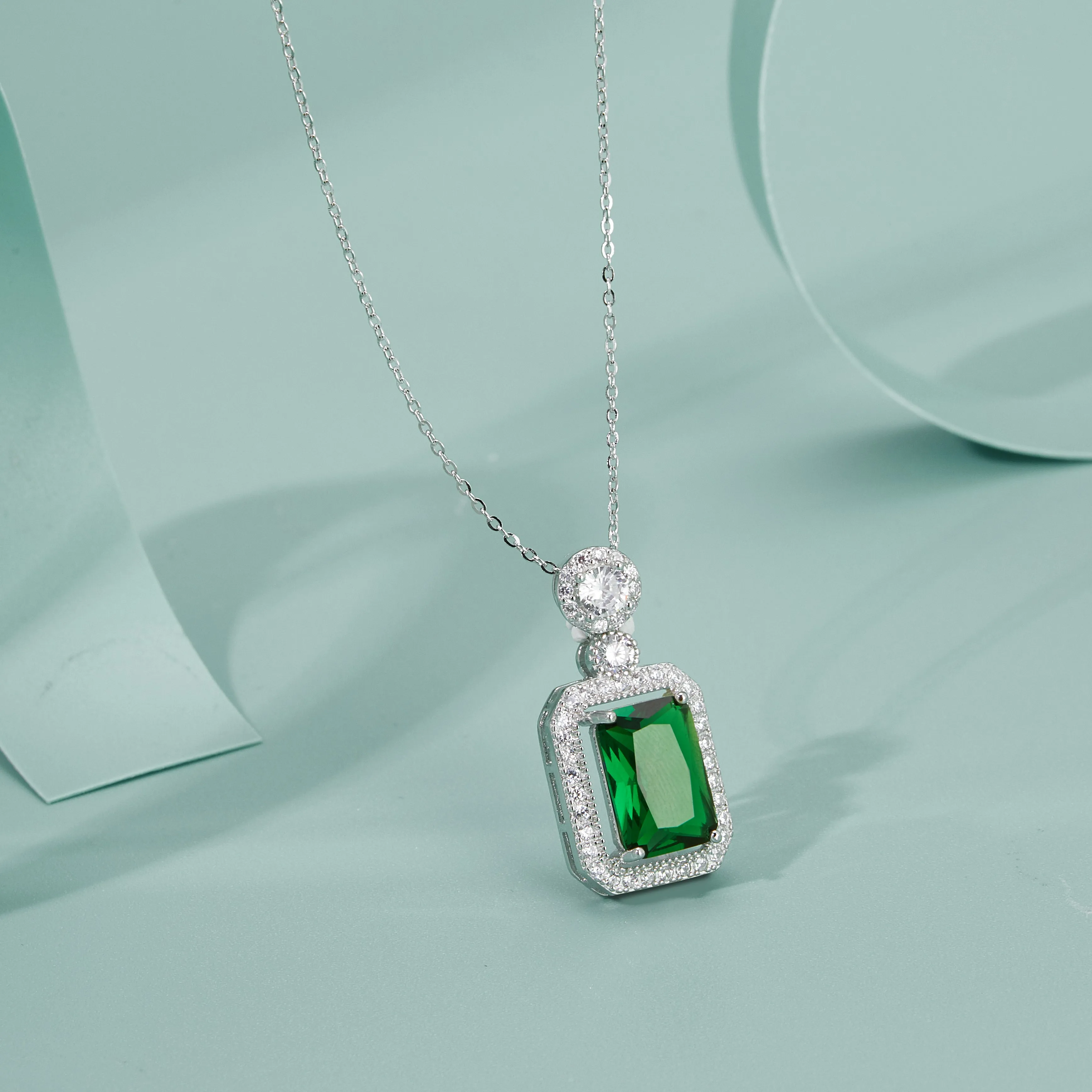 Women Fine Gift Jewelry 14k White Gold Plated Silver Green Cubic Zircon Halo Pendant 925 Sterling Silver Emerald Necklaces
