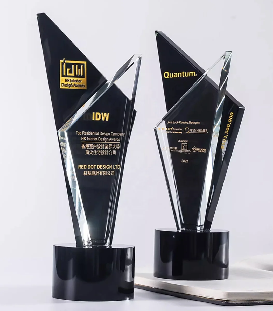 Guangzhou Wholesale Custom K9 Crystal Trophy Award New Design LOGO Engraving Souvenir Customized Logo Europe Clear Folk Art