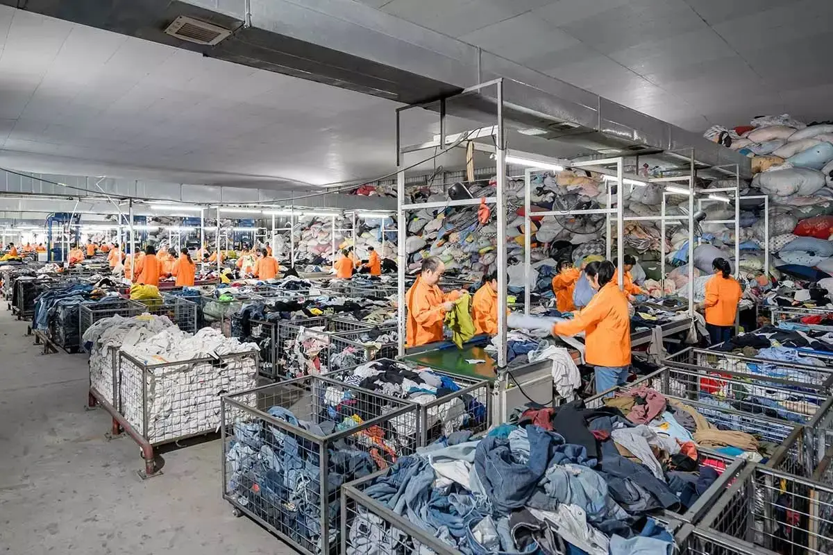 second hand clothes from canada