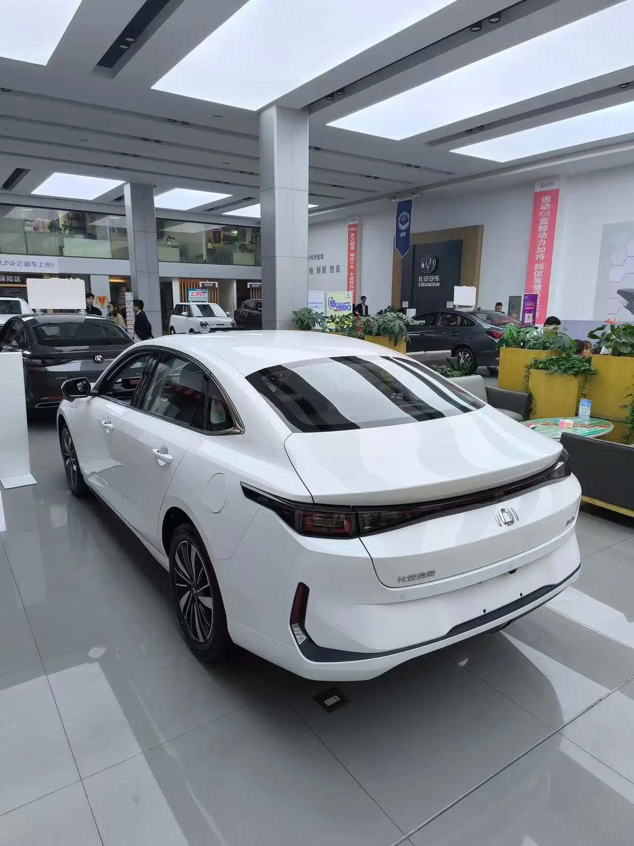 Changan Qiyuan A05 Fuel Electric Hybrid Car Auto 2025 Cheap Car Changan Qiyuan A05 1.5l Azerbaijan in Stock