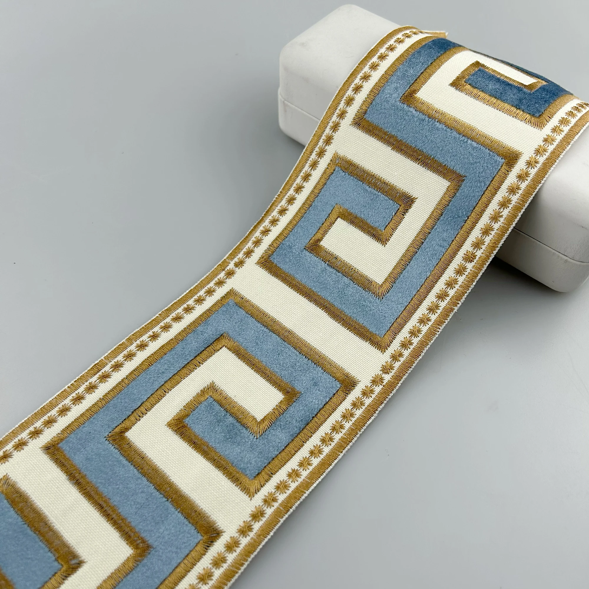 High Quality Decorative Leading Edge Velvet Fabric Ribbon Tape For Curtain Pillow Trim