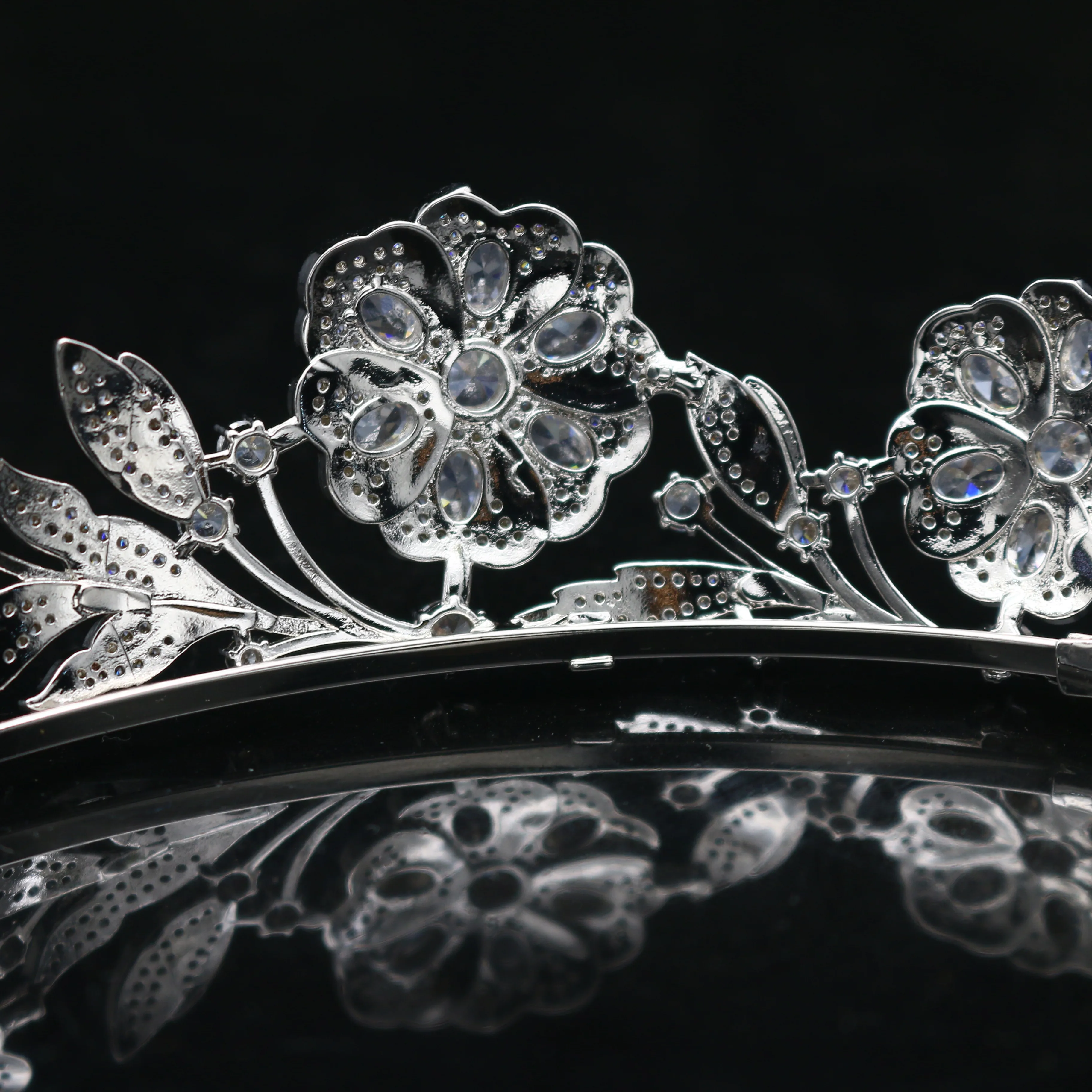 Fashion Women Bridal Tiaras And Crowns Zirconia Shining Exquisite 3A+ CZ Party Wedding Princess Pageant Crowns