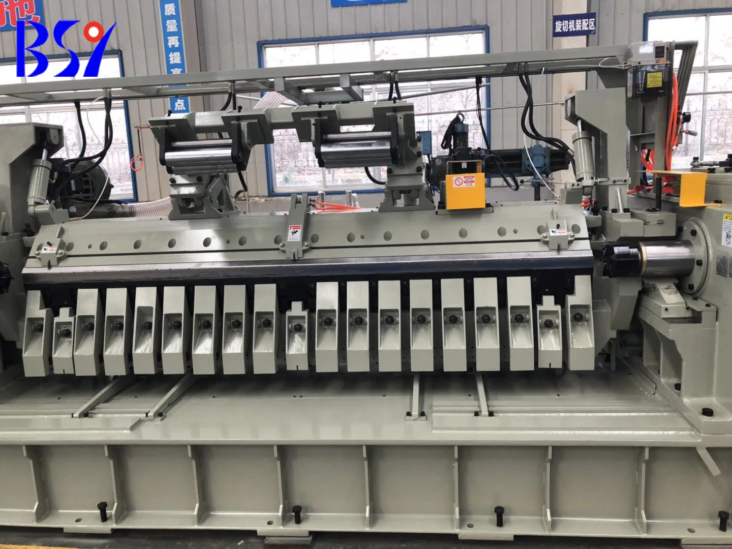 Hydraulic Spindle rotary peeling machine for face veneer and plywood