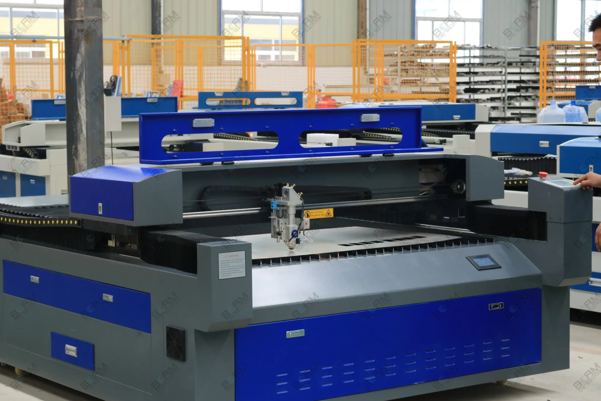280W 300W CNC CO2 laser cutting machine for Metal and Nonmetal 1325 1530
