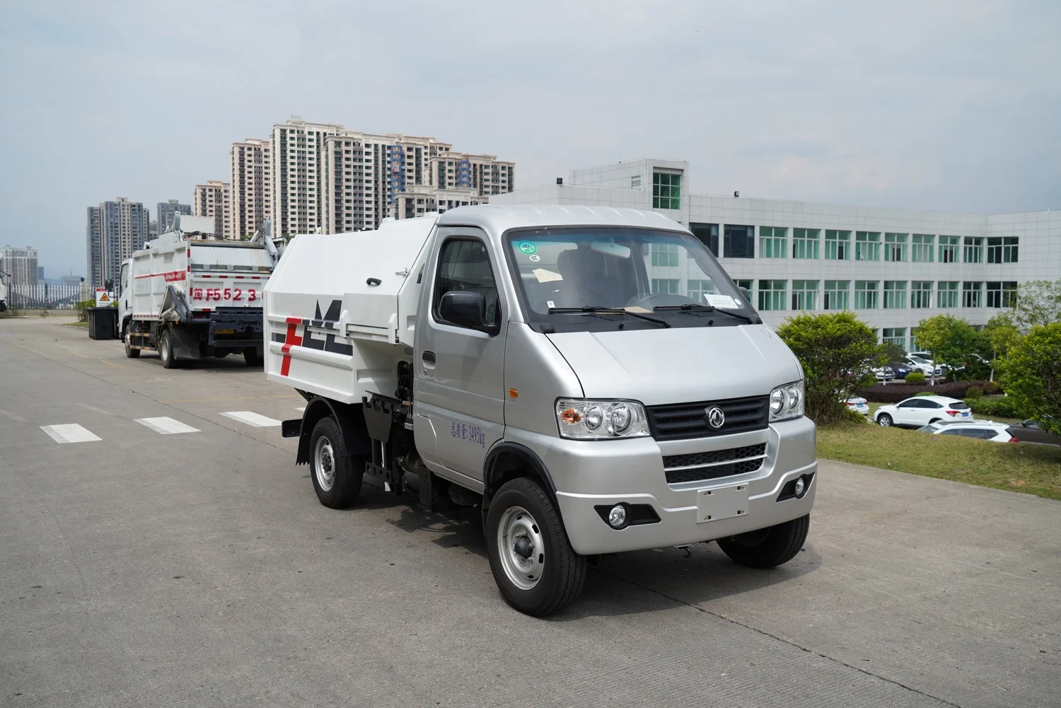 FULONGMA 4.5 cubic meter council garbage truck for parking lot