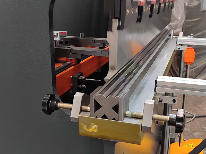 Small Press Brake Machine Electric Hydraulic Press For Aluminum Bender