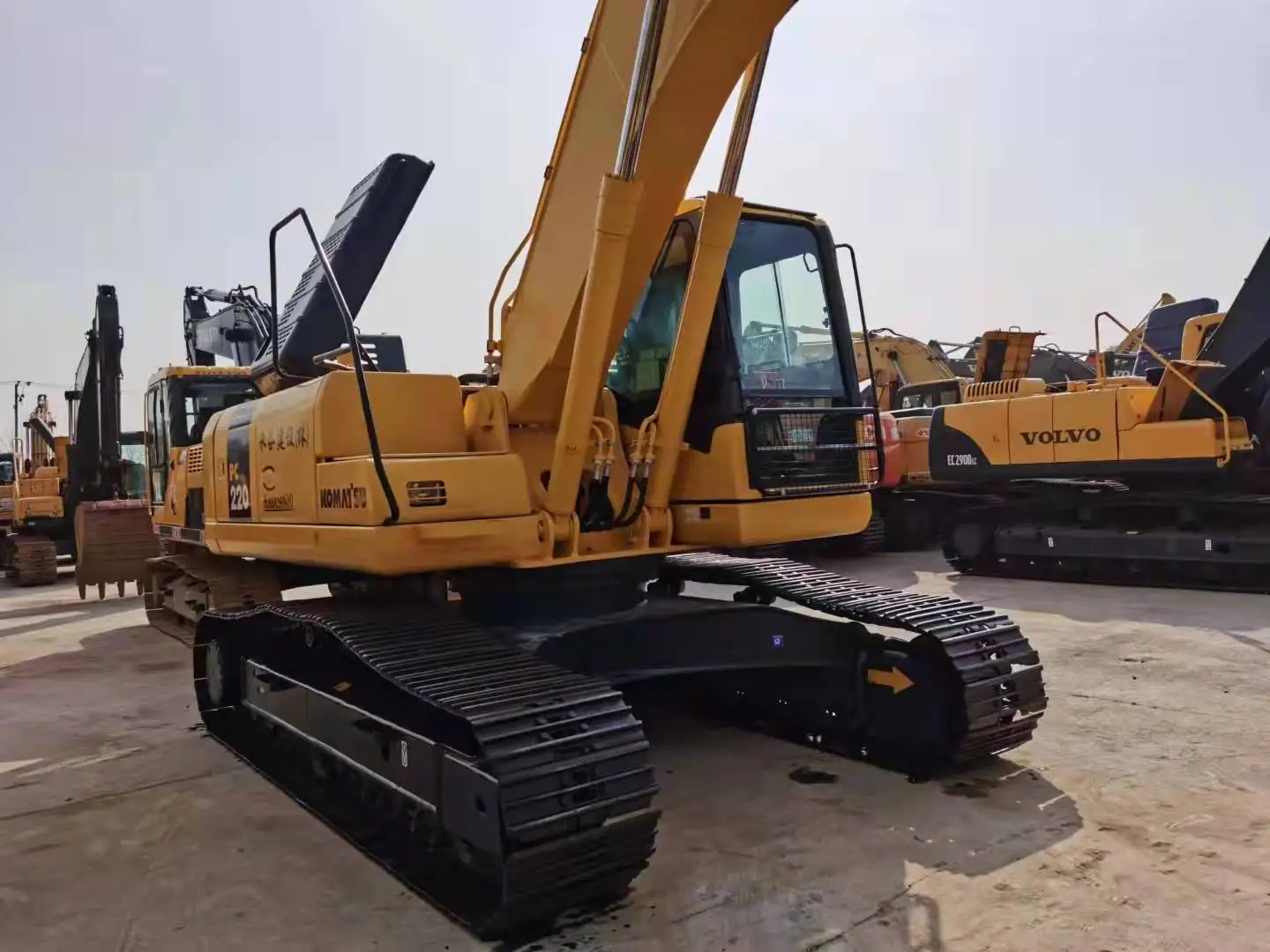 Used Komatsu PC 220-7 Amphibious Excavator Equipment Intact Performance Strong Good Selling at Low Price