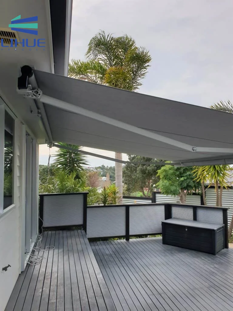 Outdoor Sunshade Automatic Retractable Side Awning/Aluminum Rolling Awning Door Canopy Auvent