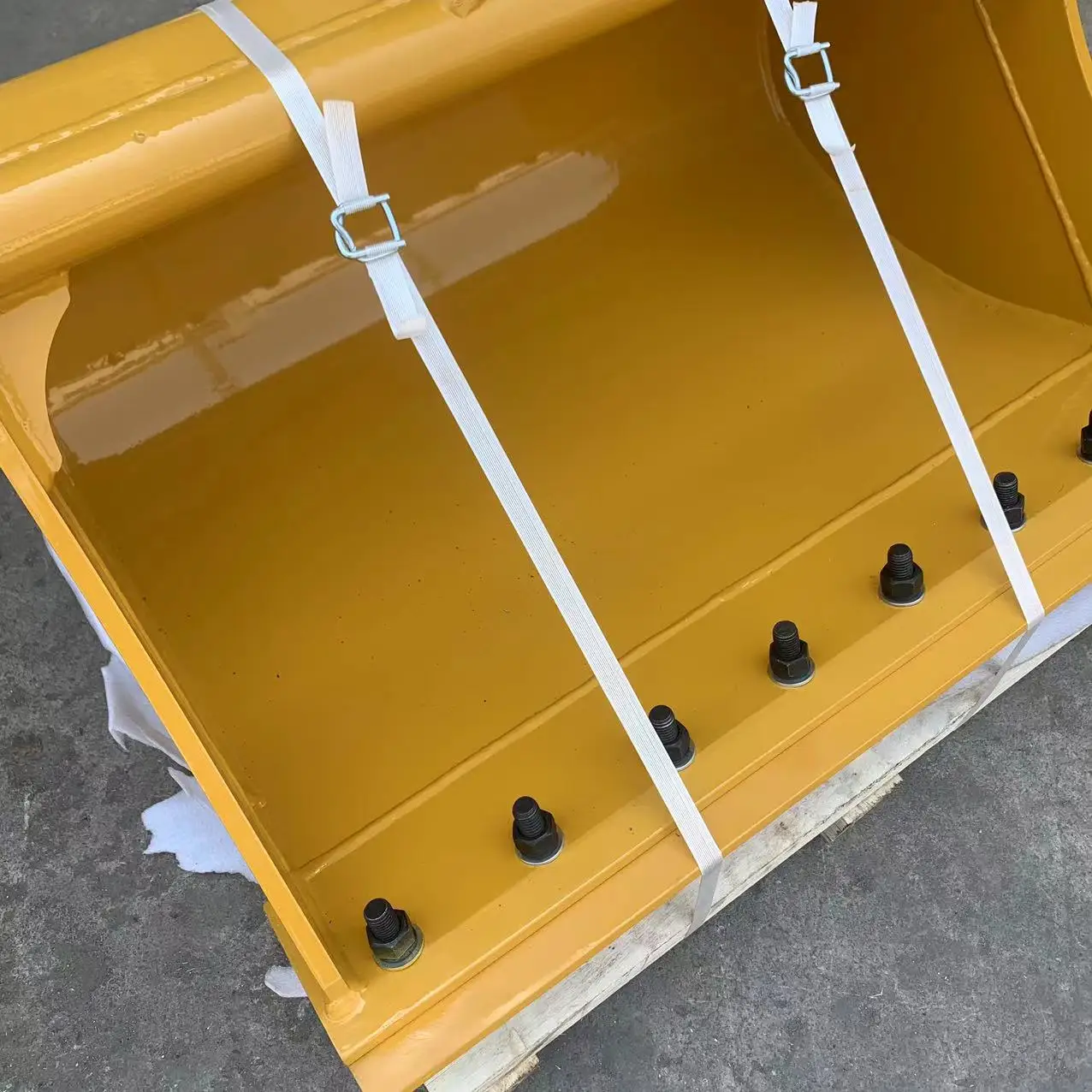 Mini Excavator Attachments Cleaning Bucket Clean up Bucket Excavator Mud Bucket for 1-4 Ton Excavator